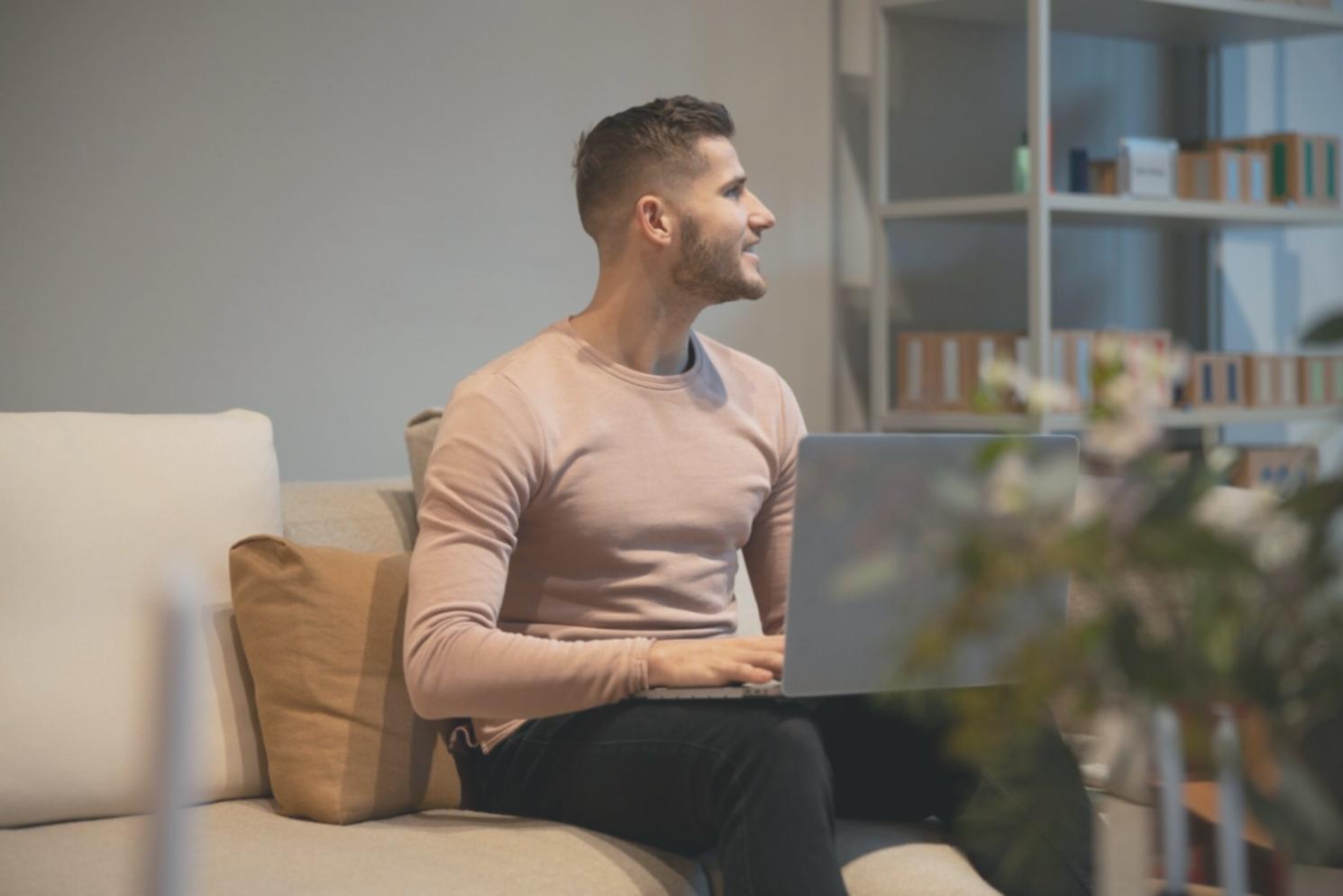 Visualisasi model keuangan dengan data analitik